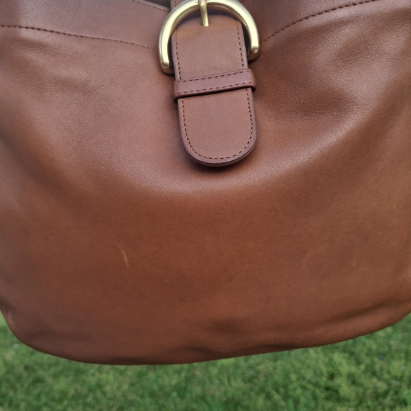 Classic Brown Leather Shoulder Bag with Buckle - Picture 7 of 15